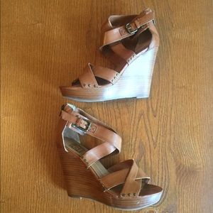 DV Dolce Vita tan wedges size 8